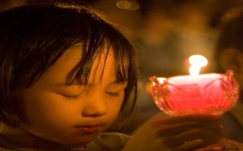 Thắp hương lễ Phật không được cầu mười điều gì?